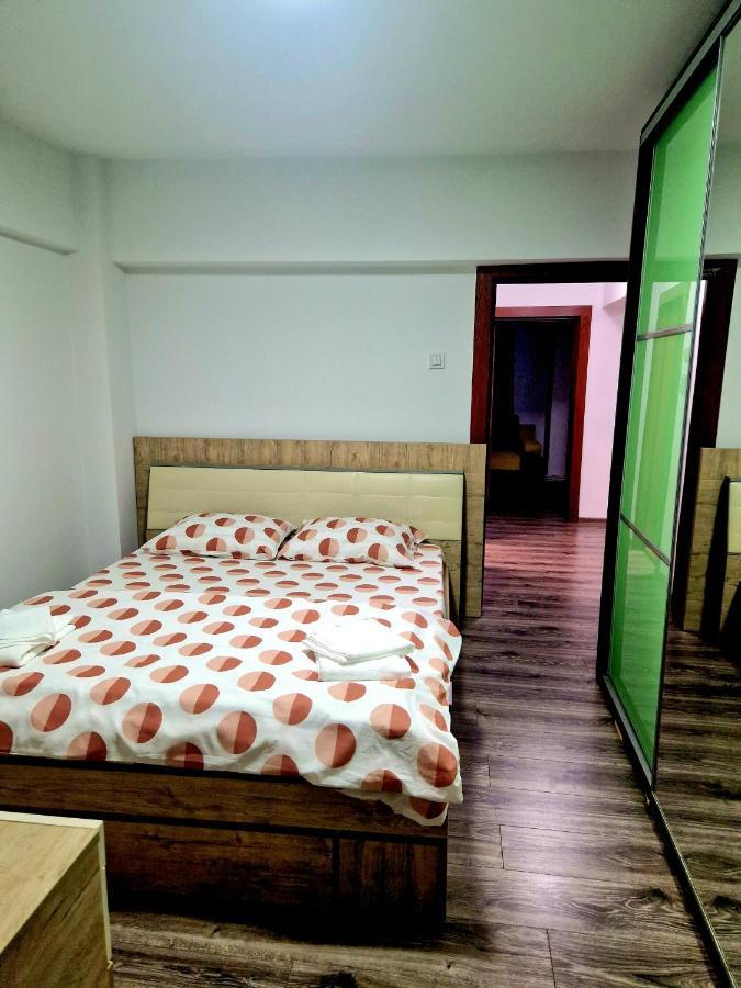 Cozy Appartment In The Center Targoviste Zewnętrze zdjęcie